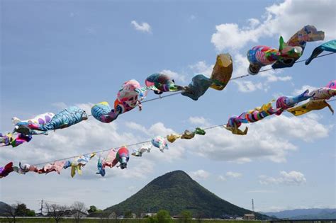 大垣市 天気 明日 - 雲の上で踊る鯉のぼり